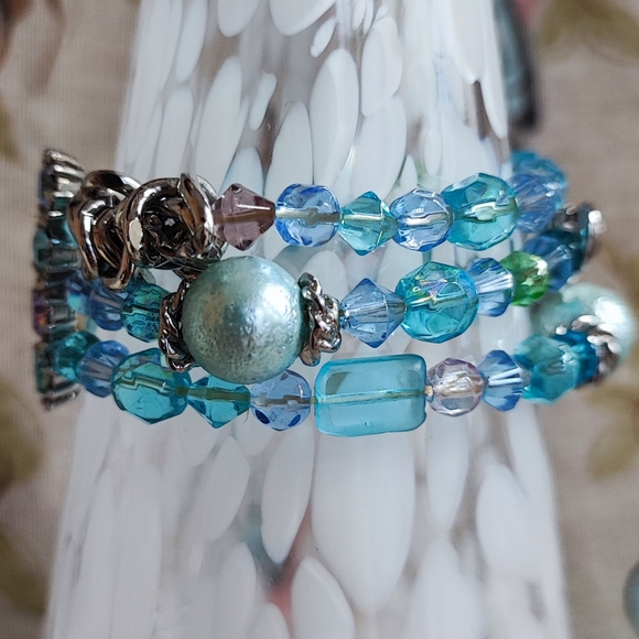 3 Strand Vintage Blue Pastel Faceted Glass Beads Beaded Stretch Bracelet - Picture 6 of 11